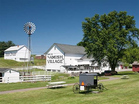 Jun 11, 2023 · Learn about the largest and oldest Amish settlement in Illinois, Arthur, and other Amish communities across the state. Find out how the Arthur community was founded, what trades and businesses are done by Amish, and how to visit or stay with them. 